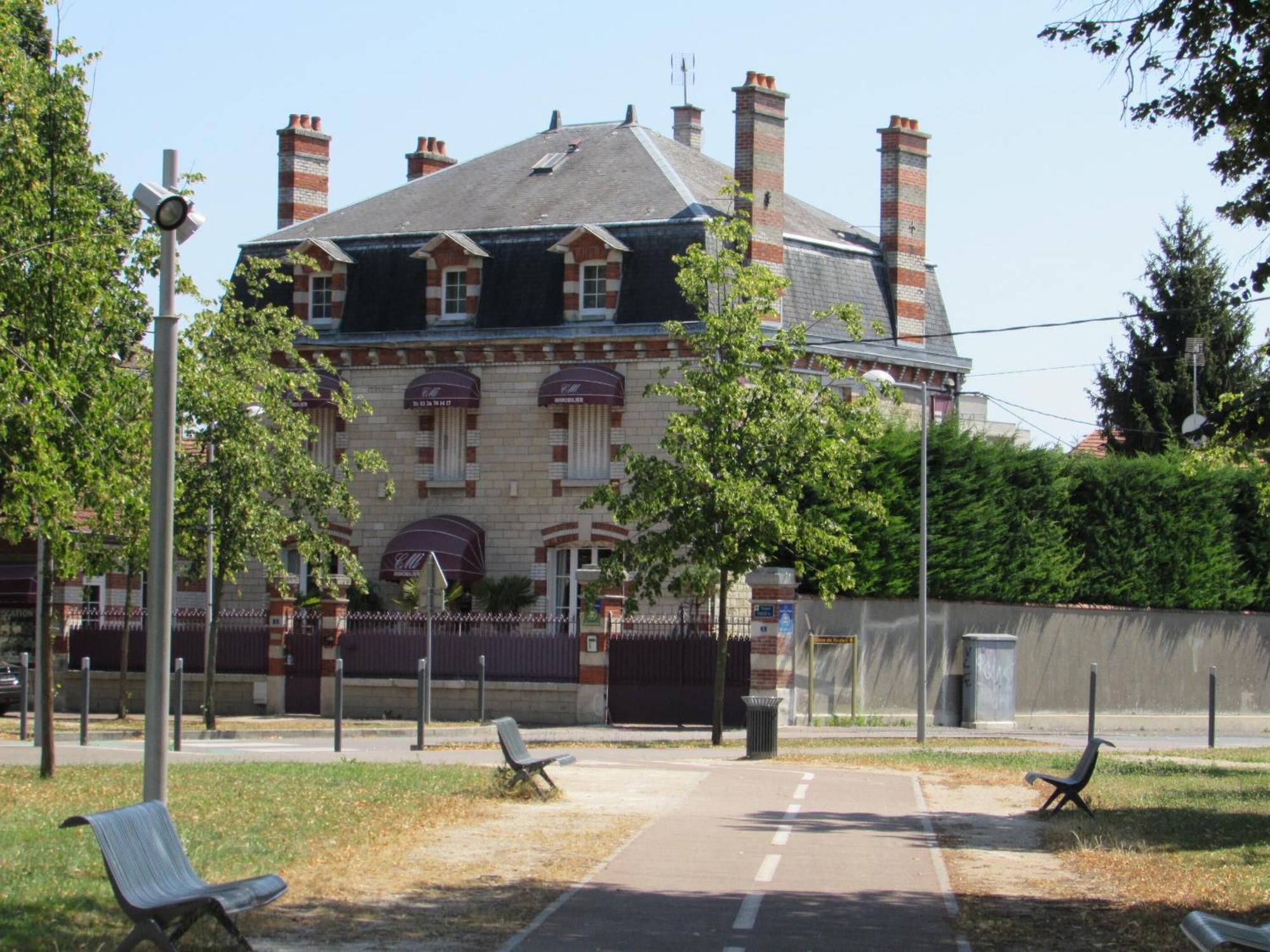 Manoir Francois 1Er Hotell Vitry-le-François Eksteriør bilde